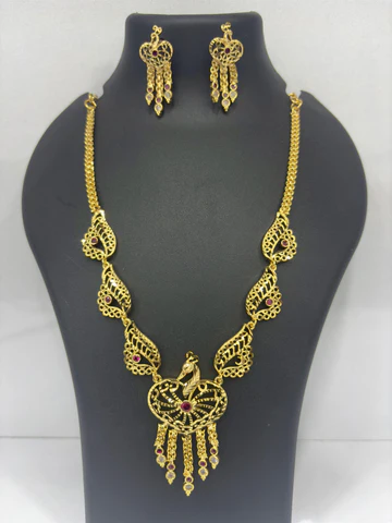 Necklace Forming MGF_ 0914